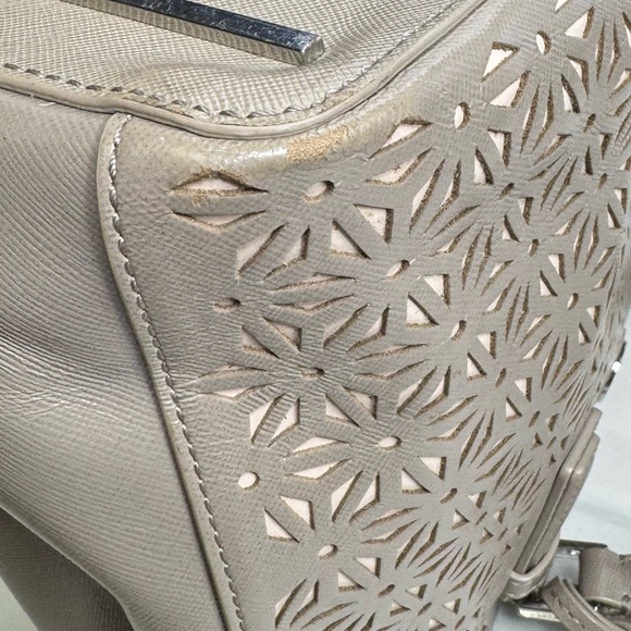 TORY BURCH - Robinson Floral Perforated Tote - Large - Picture 9 of 13